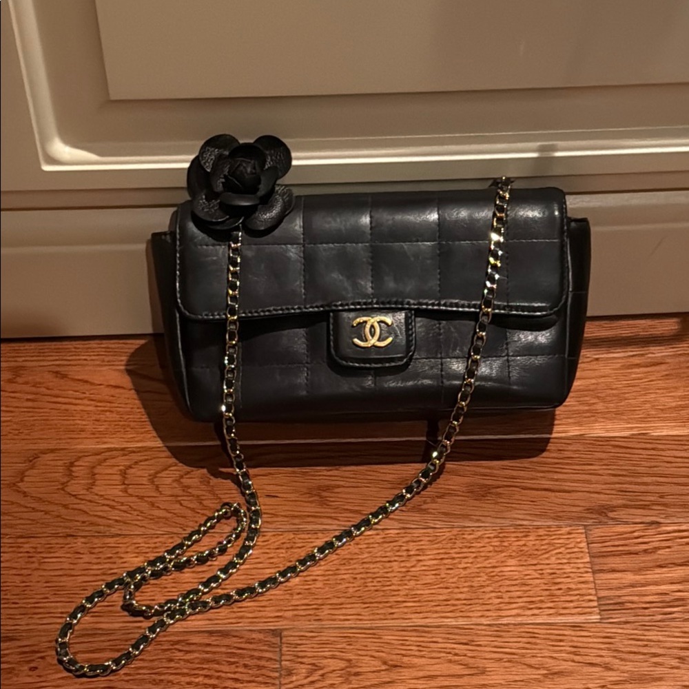 Vintage Chanel Black Quilted Leather Wallet on Chain WOC Gold Hardware